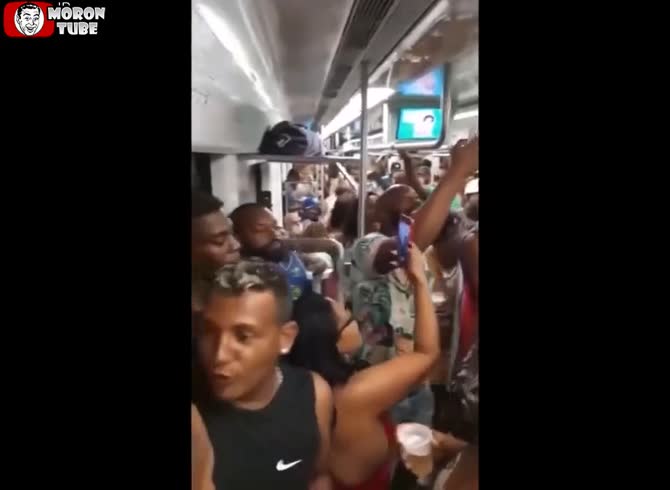 Video :Social separation on a metro train in Brazil